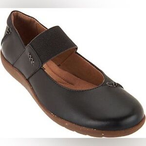 Clarks Soft Cushion Black Leather Mary Jane Shoes Elastic Flat Size 6.5 Gum Sole